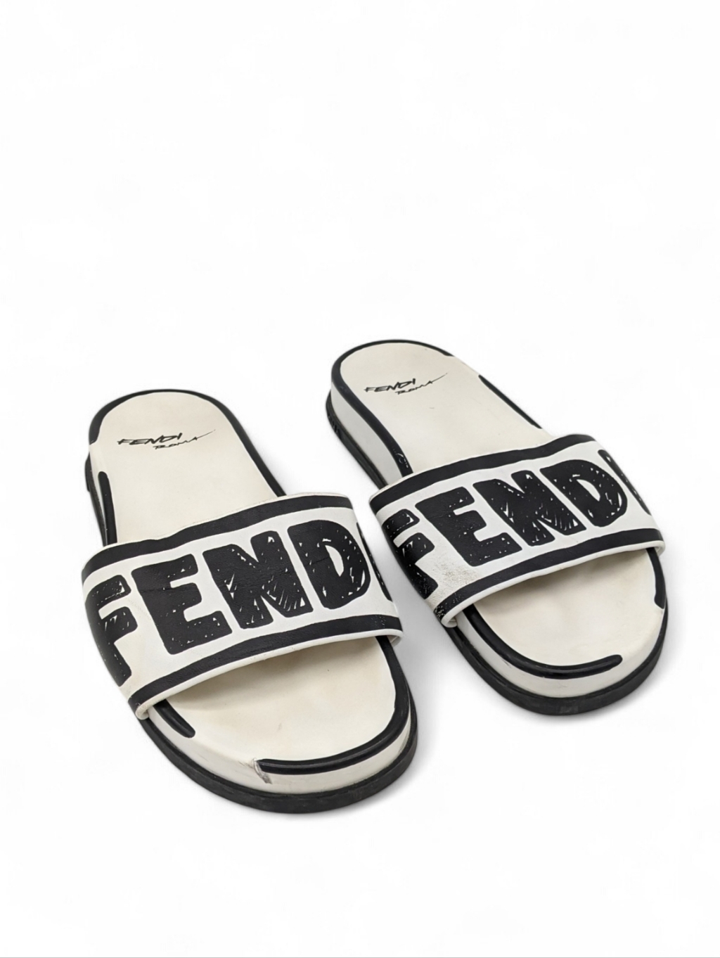 Fendi Slides Size 9 (39)
